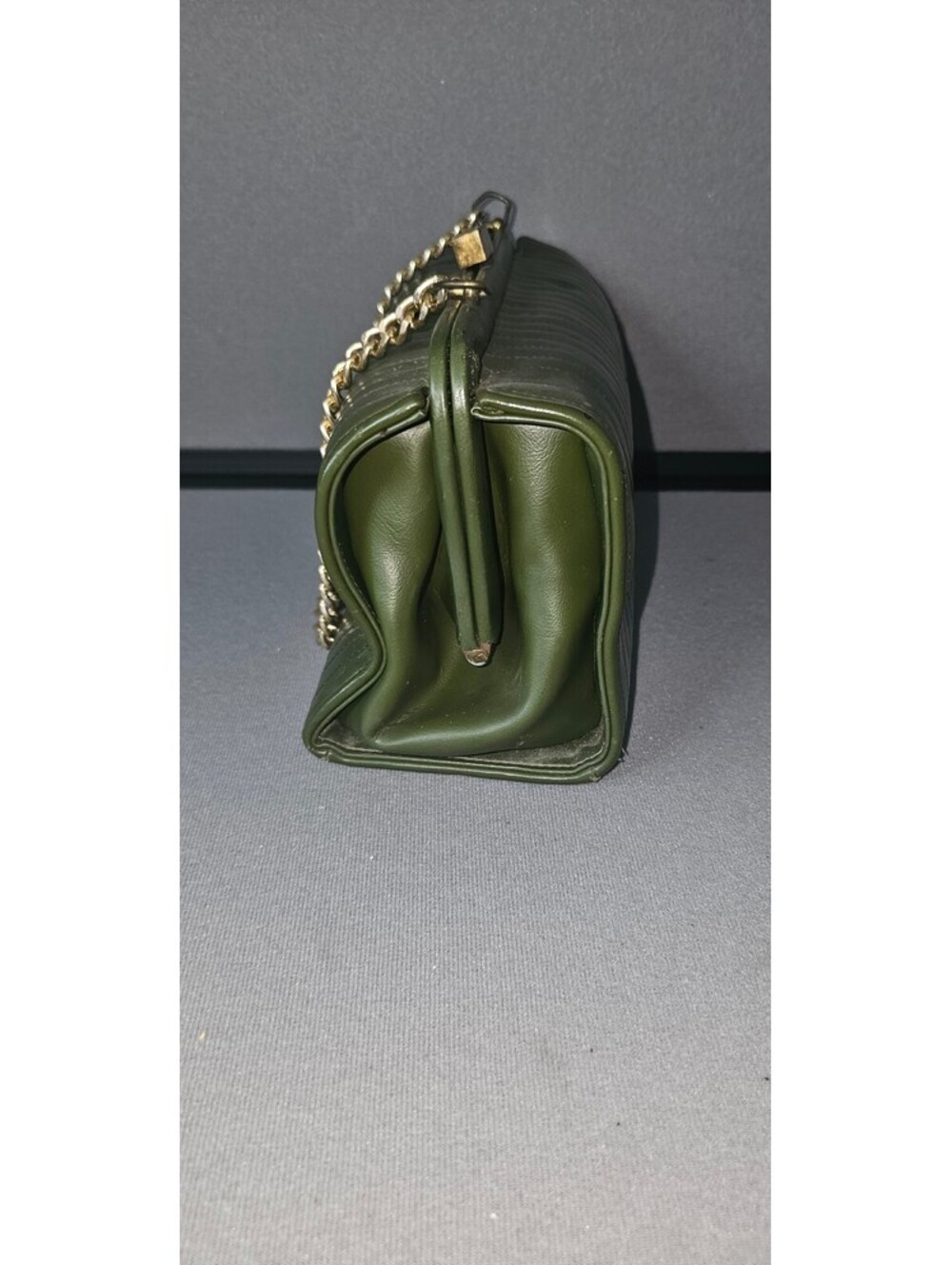 Vintage Empress Olive Green Leather Shoulder Bag with Gold Chain Strap - Picture 6 of 9